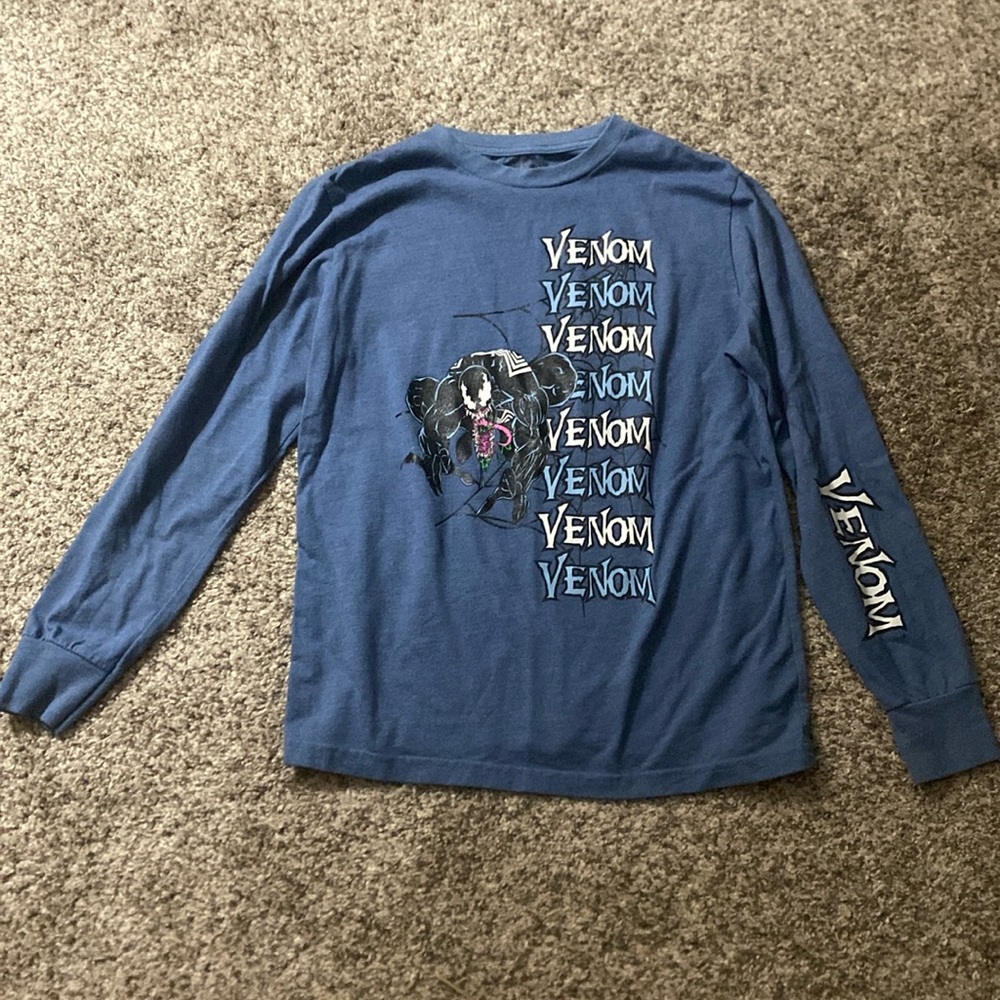 Marvel venom long sleep shirt, size medium. Blue and black